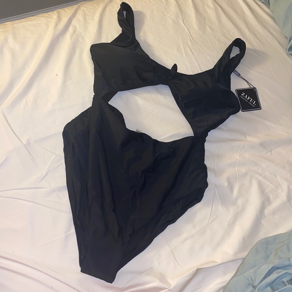 Zaful bow front cut out one piece swimsuit